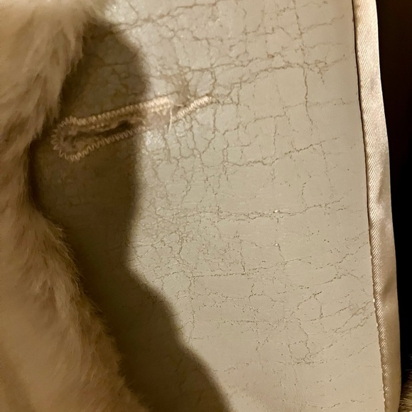 Classic Women's Beige Faux Fur Coat - Picture 6 of 7